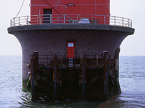 Der Betoncaisson des Leuchtturms Mellumplate. Rechte: M. Werning / leuchttuerme.net