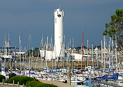 Port Crouesty (feu postrieur) 