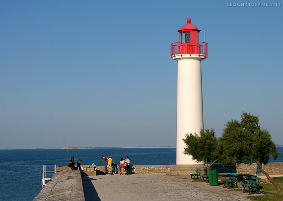 F | Saint-Martin-de-R� 
