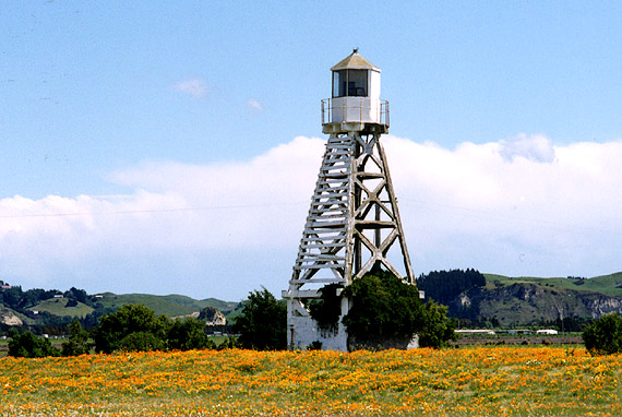 NZ | Napier Harbour (Southern Leads Front Light)
