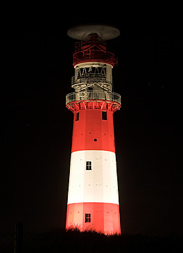 Kleiner Leuchtturm Borkum bei Nacht. Rechte: M. Werning | leuchttuerme.net